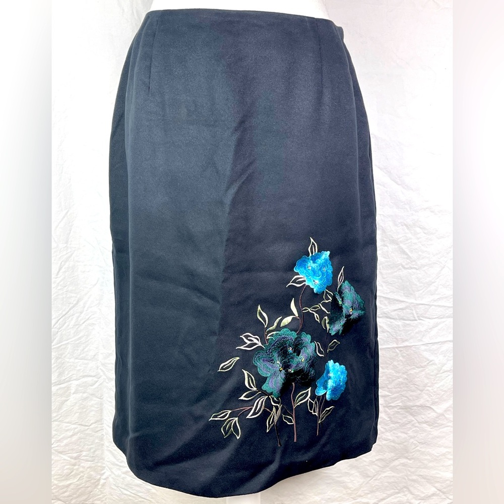 Alfani Skirt-Black W/Floral Embroidery-Sz 10-Soft Polyester